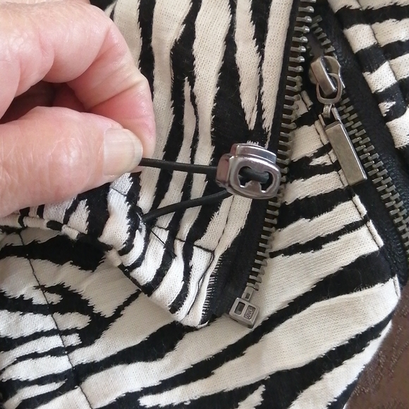 NWT, TONI MORGAN , black/white ladies knit blazer/jacket ,size small - Picture 16 of 16